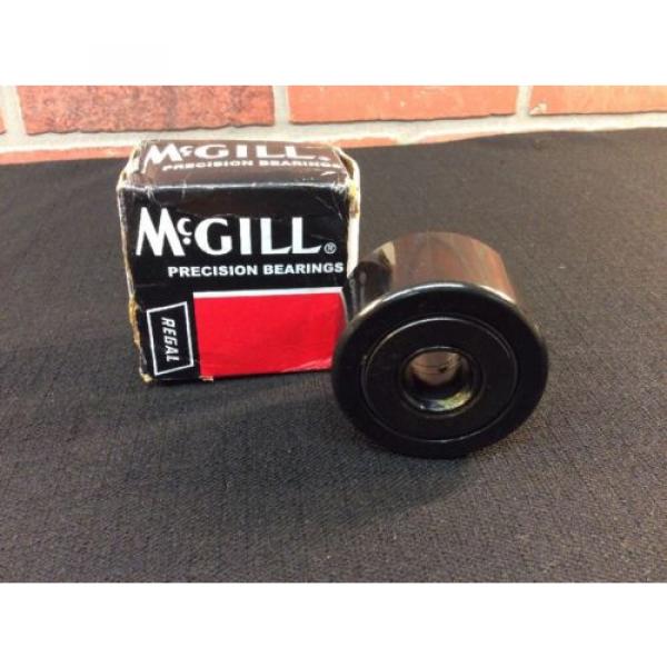 McGill Lubri-Disc 2 1/2 Cam Yoke Roller Bearing CYR2 1 Qty #1 image